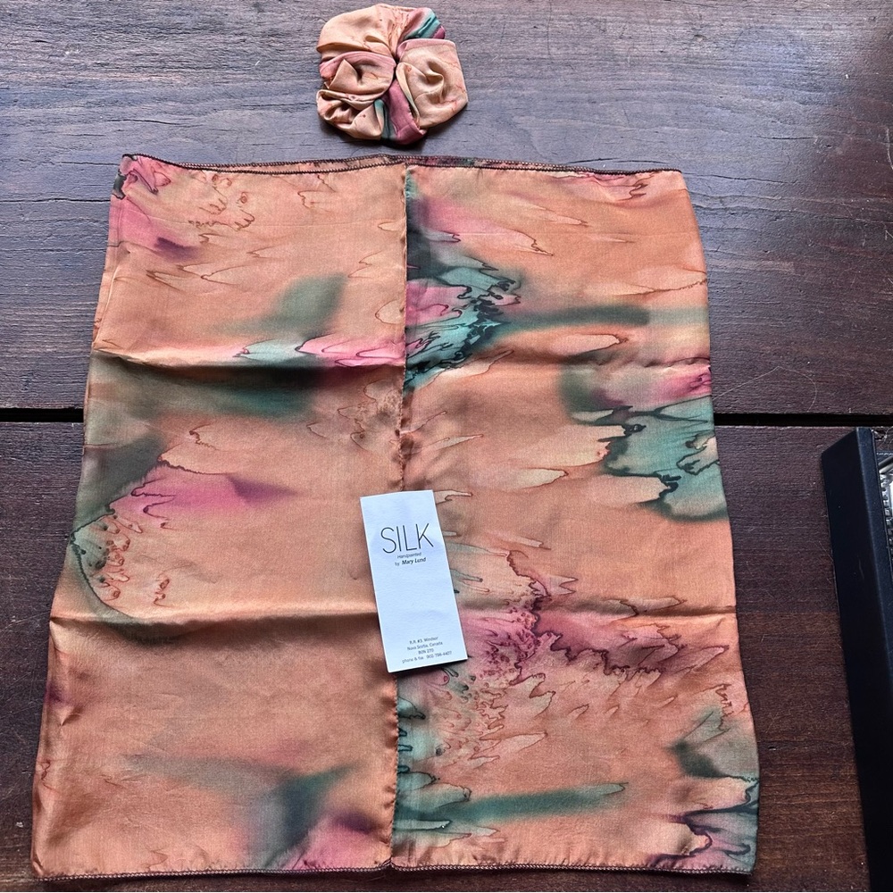 🍁 Stunning NWOT Hand Painted Silk Infinity Scarf & Hair Scrunchie
